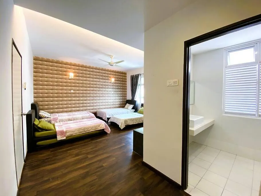 Shamrock Breeze Villa 2: Coastal Haven For 25 Guests باتو فيرينغي