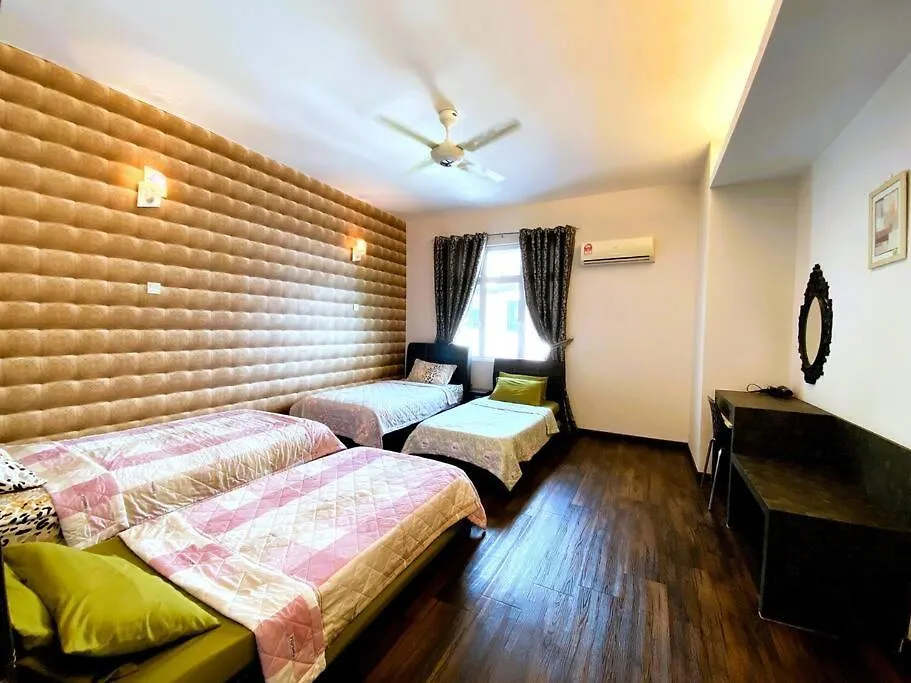 Shamrock Breeze Villa 2: Coastal Haven For 25 Guests Batu Ferringhi 0*,